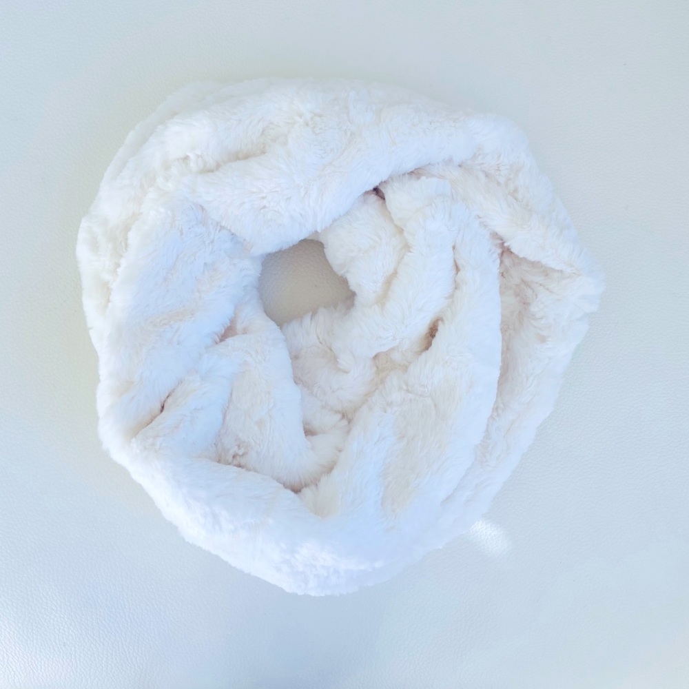 Anthropologie sleeping on snow faux fur cowl scarf